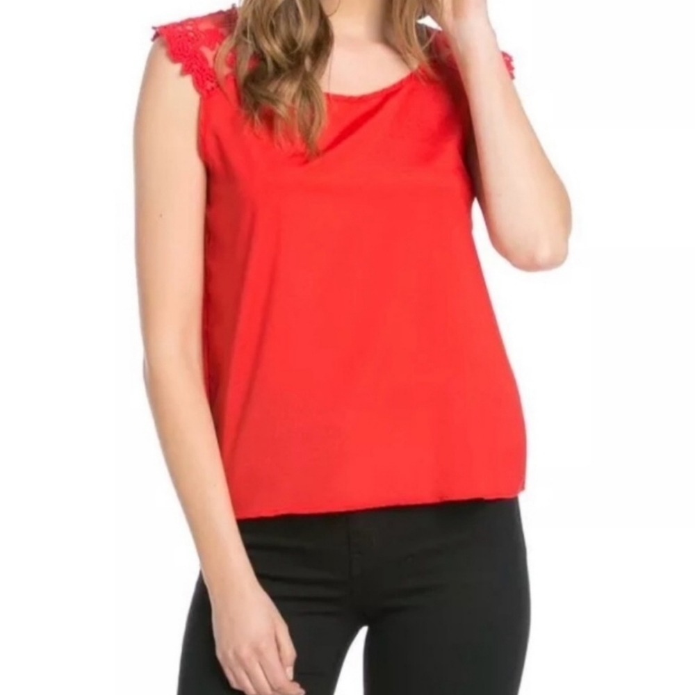 NWT lace detail top - Picture 2 of 8